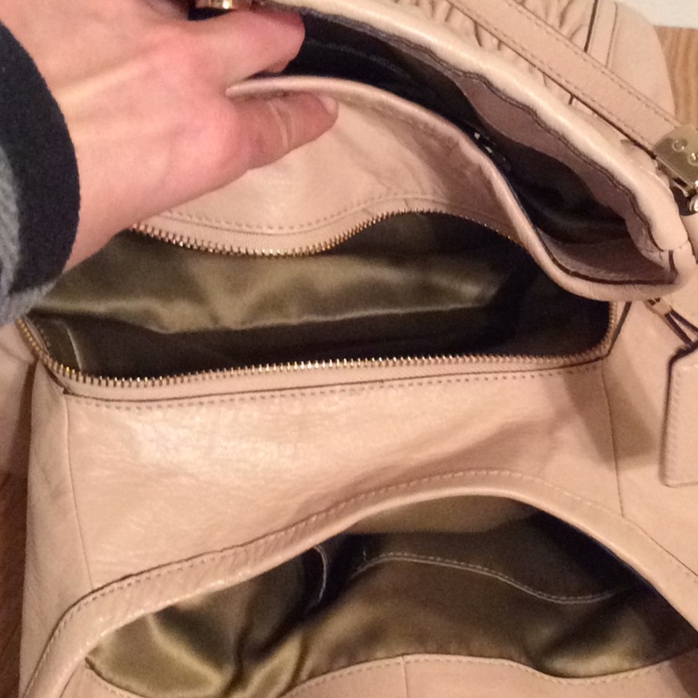 Authentic Coach purse - Picture 3 of 8
